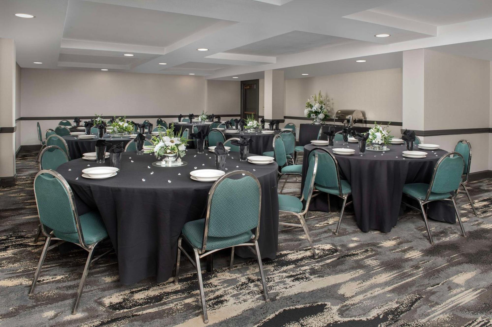 Embassy Suites Winston-Salem Eksteriør billede