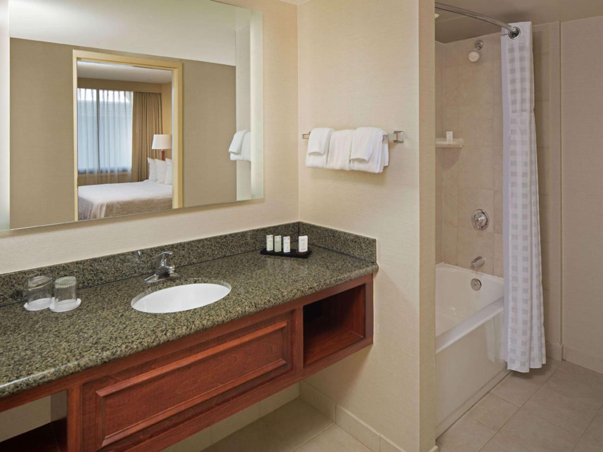 Embassy Suites Winston-Salem Eksteriør billede