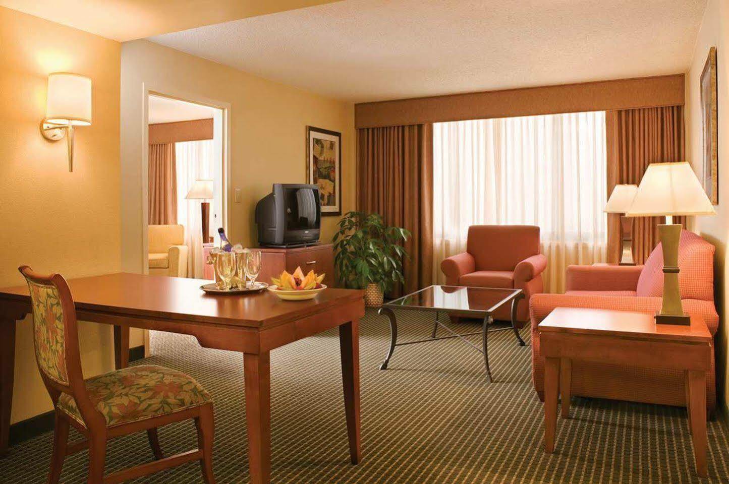 Embassy Suites Winston-Salem Eksteriør billede